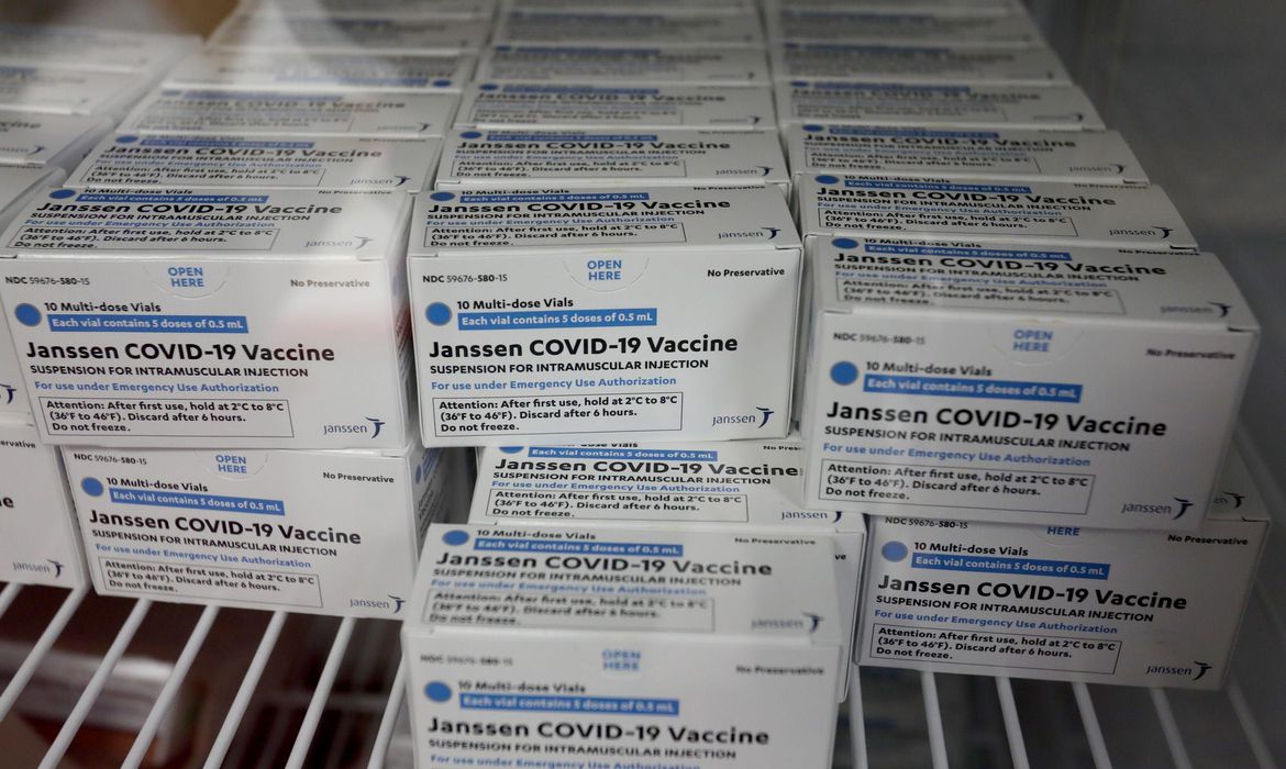 Mais 942 mil doses da vacina da Janssem chegam ao Brasil